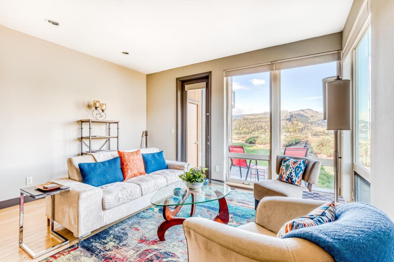 Creek Place Mosier