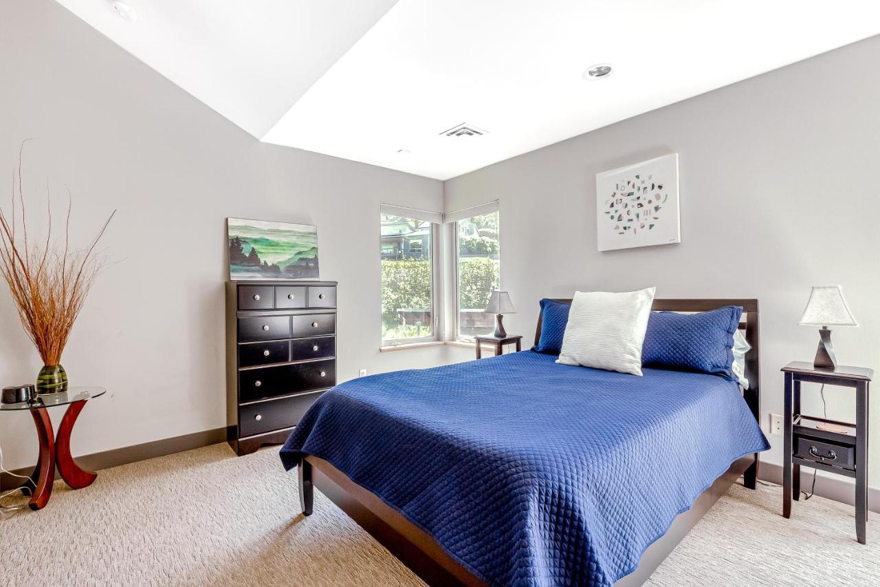 Apartment Creek Place *